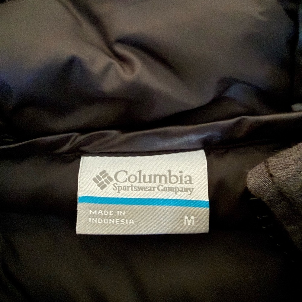 Columbia Women's Two-Tone Hooded Puffer Jacket - Picture 5 of 5